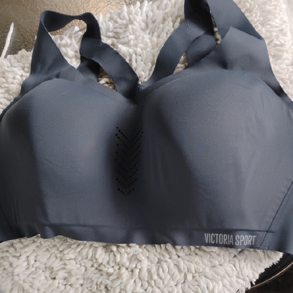 🚨B2G1 VICTORIA SECRET SPORT Gray  Sports Bra
